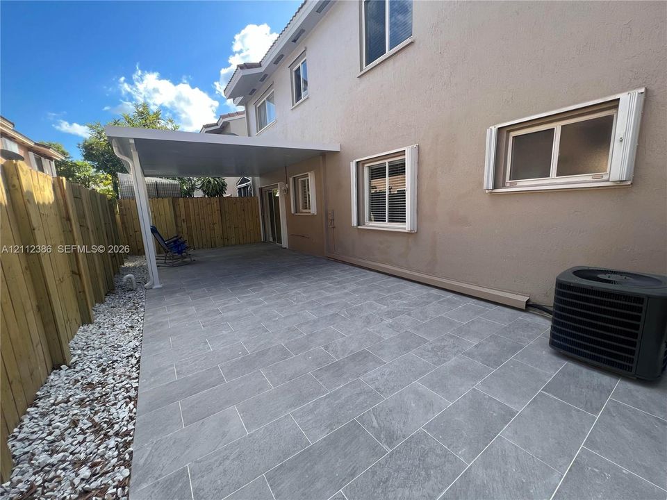 For Rent: $2,700 (3 beds, 2 baths, 1018 Square Feet)