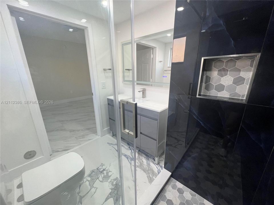 For Rent: $2,700 (3 beds, 2 baths, 1018 Square Feet)