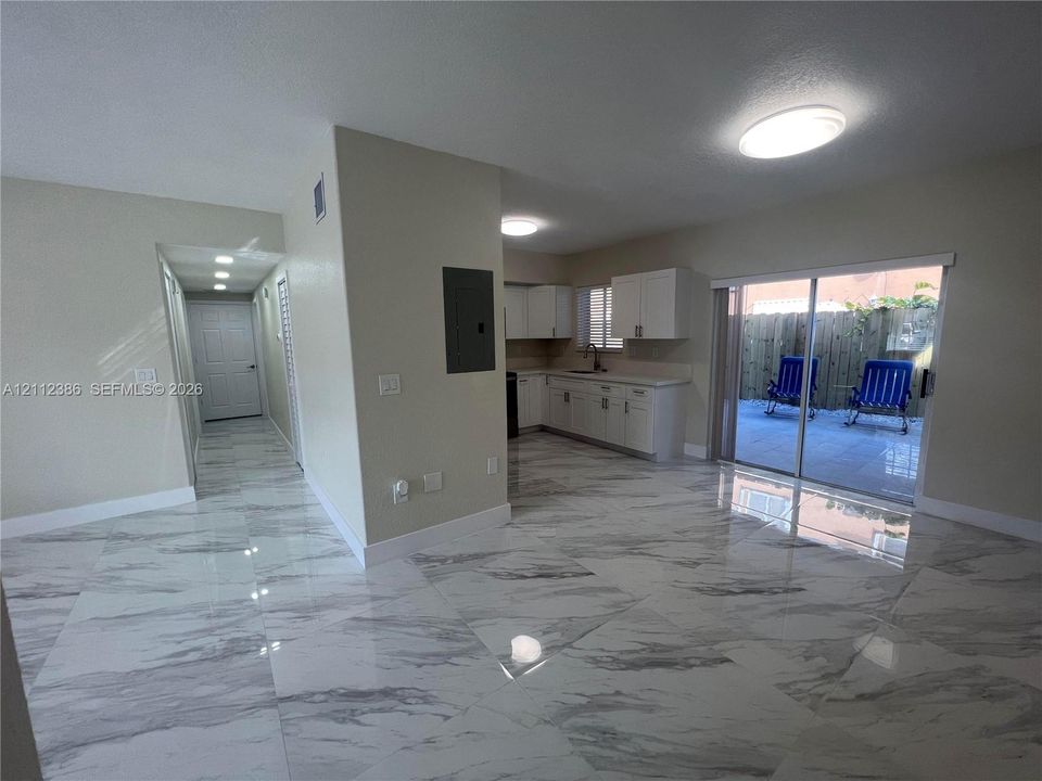 For Rent: $2,700 (3 beds, 2 baths, 1018 Square Feet)