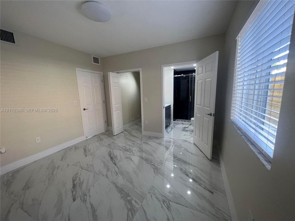 For Rent: $2,700 (3 beds, 2 baths, 1018 Square Feet)