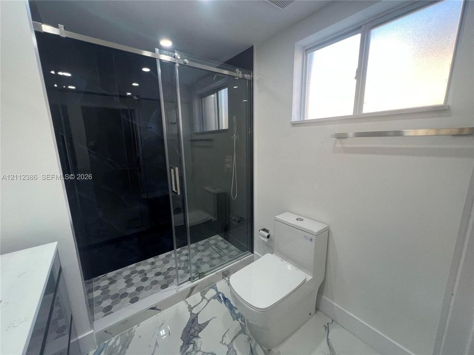 For Rent: $2,700 (3 beds, 2 baths, 1018 Square Feet)