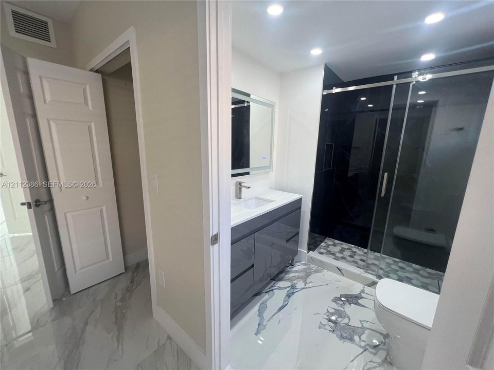 For Rent: $2,700 (3 beds, 2 baths, 1018 Square Feet)