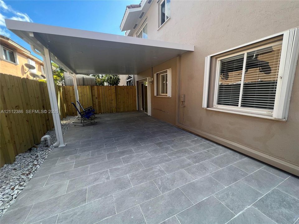 For Rent: $2,700 (3 beds, 2 baths, 1018 Square Feet)