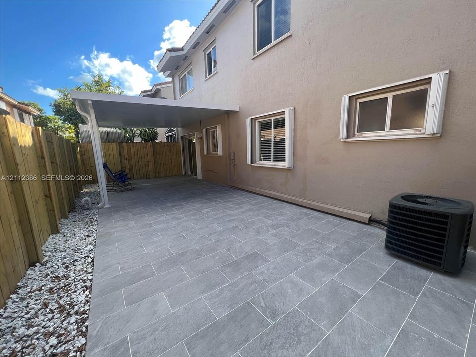 For Rent: $2,700 (3 beds, 2 baths, 1018 Square Feet)