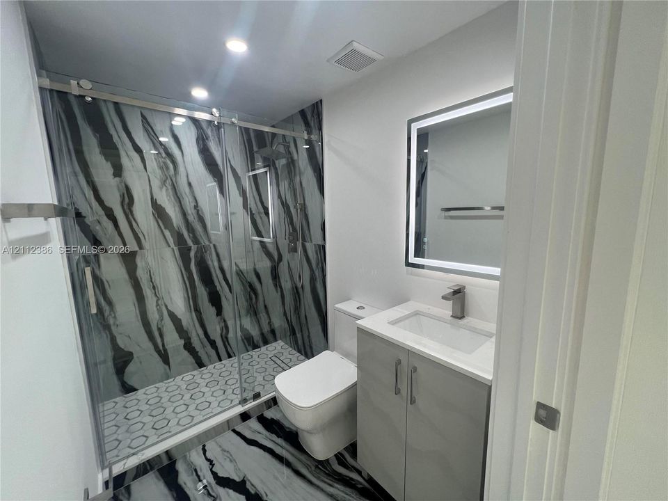 For Rent: $2,700 (3 beds, 2 baths, 1018 Square Feet)