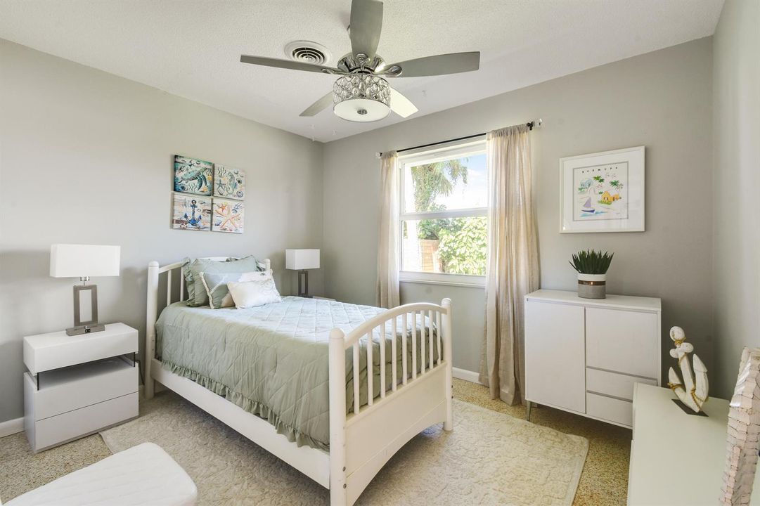 Third guest bedroom