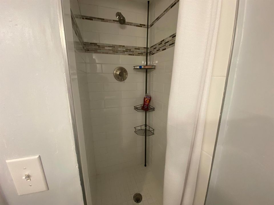 2nd Full Bath 4