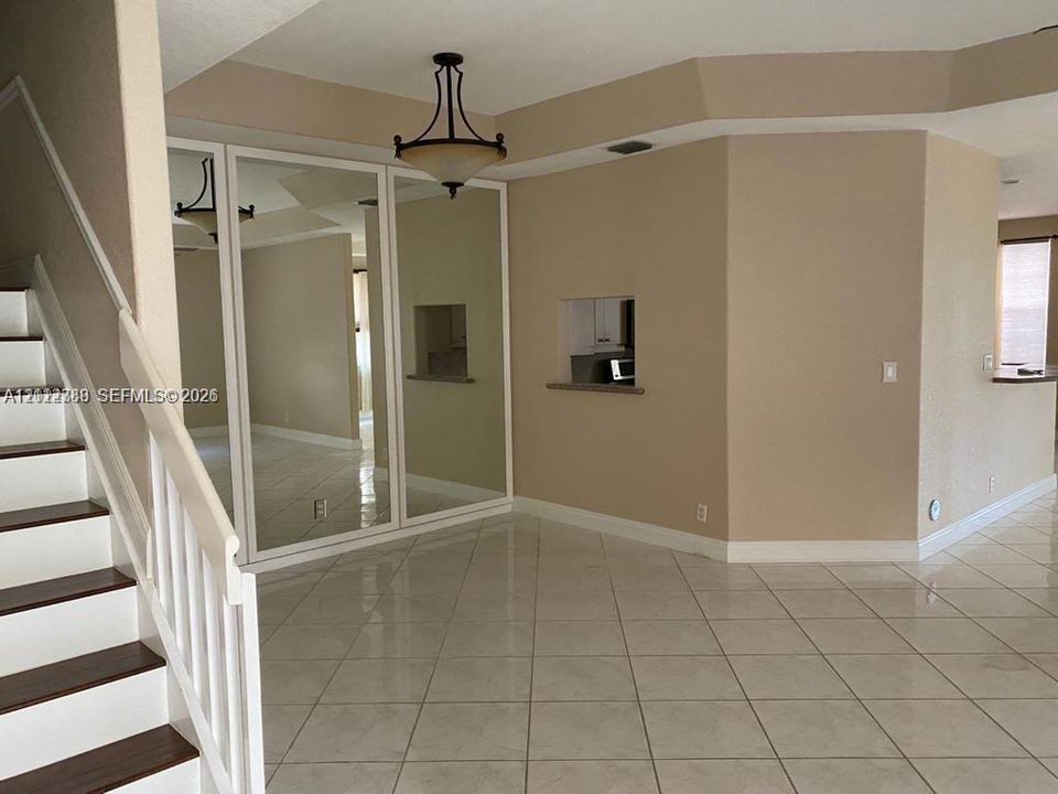 For Rent: $3,800 (4 beds, 2 baths, 2333 Square Feet)