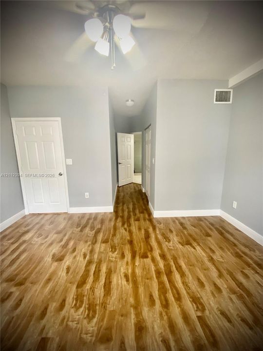 For Rent: $2,400 (2 beds, 2 baths, 1034 Square Feet)