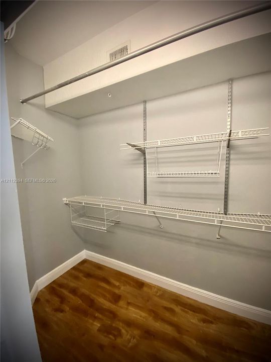 For Rent: $2,400 (2 beds, 2 baths, 1034 Square Feet)