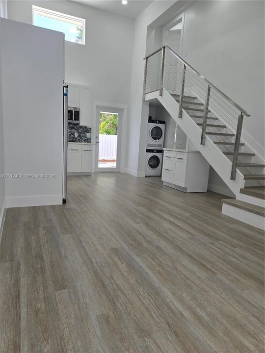 For Rent: $3,350 (2 beds, 2 baths, 2793 Square Feet)