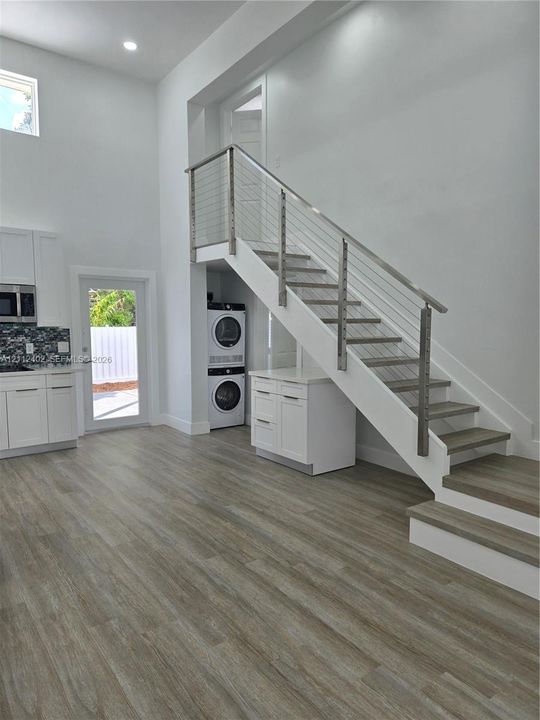 For Rent: $3,350 (2 beds, 2 baths, 2793 Square Feet)