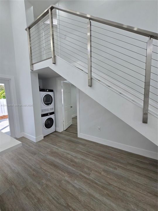 For Rent: $3,350 (2 beds, 2 baths, 2793 Square Feet)