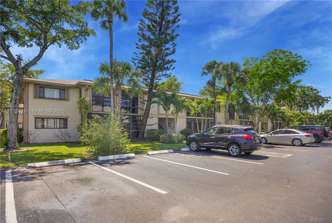 For Sale: $210,000 (2 beds, 1 baths, 870 Square Feet)