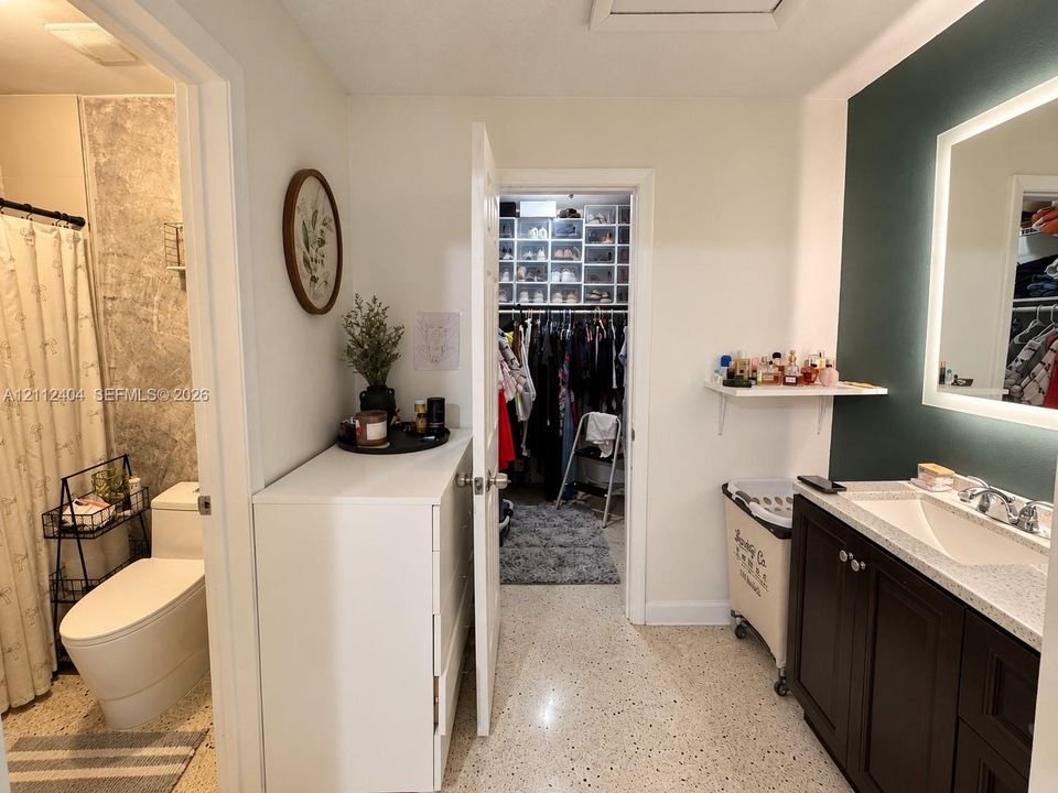 For Rent: $3,300 (3 beds, 2 baths, 2040 Square Feet)