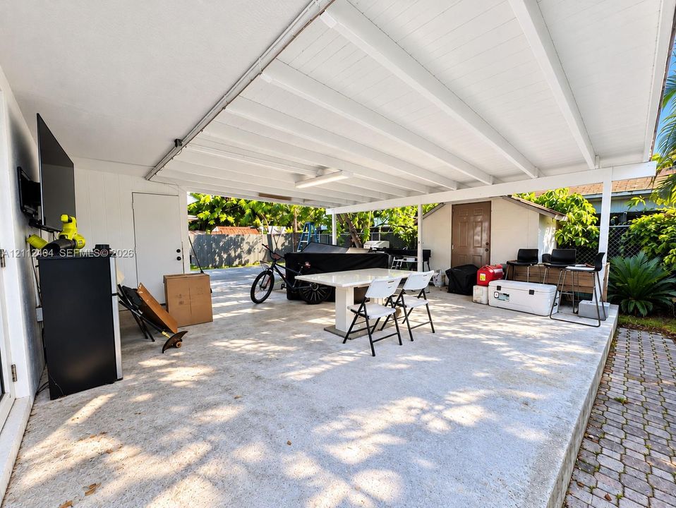 For Rent: $3,300 (3 beds, 2 baths, 2040 Square Feet)