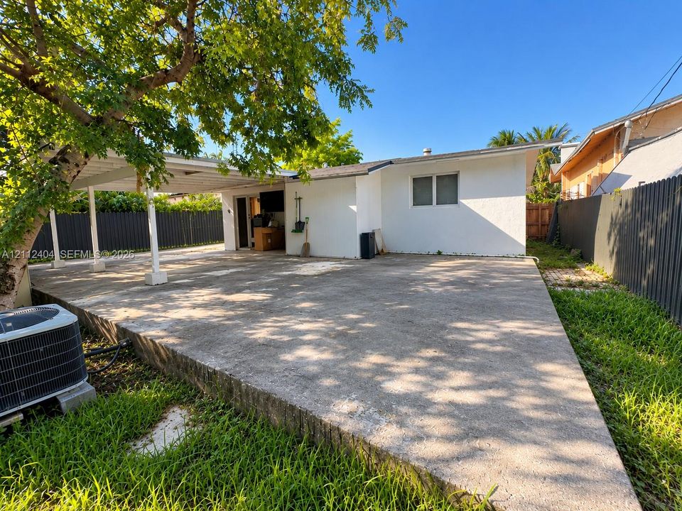 For Rent: $3,300 (3 beds, 2 baths, 2040 Square Feet)