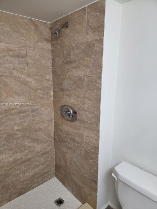 For Rent: $2,300 (2 beds, 2 baths, 1060 Square Feet)