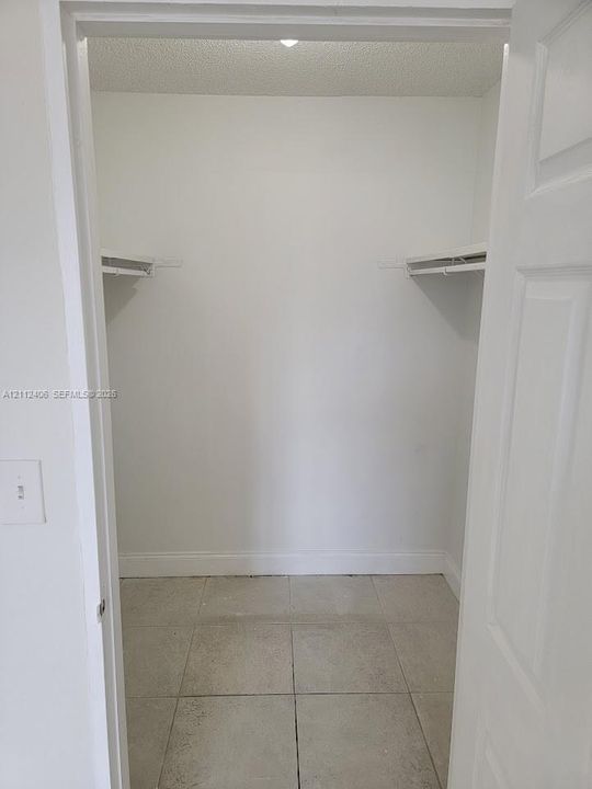 For Rent: $2,300 (2 beds, 2 baths, 1060 Square Feet)