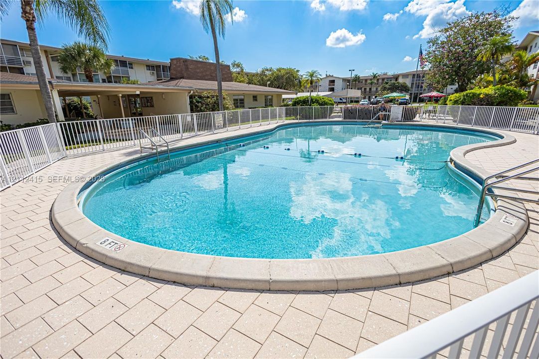 For Sale: $75,000 (1 beds, 1 baths, 883 Square Feet)