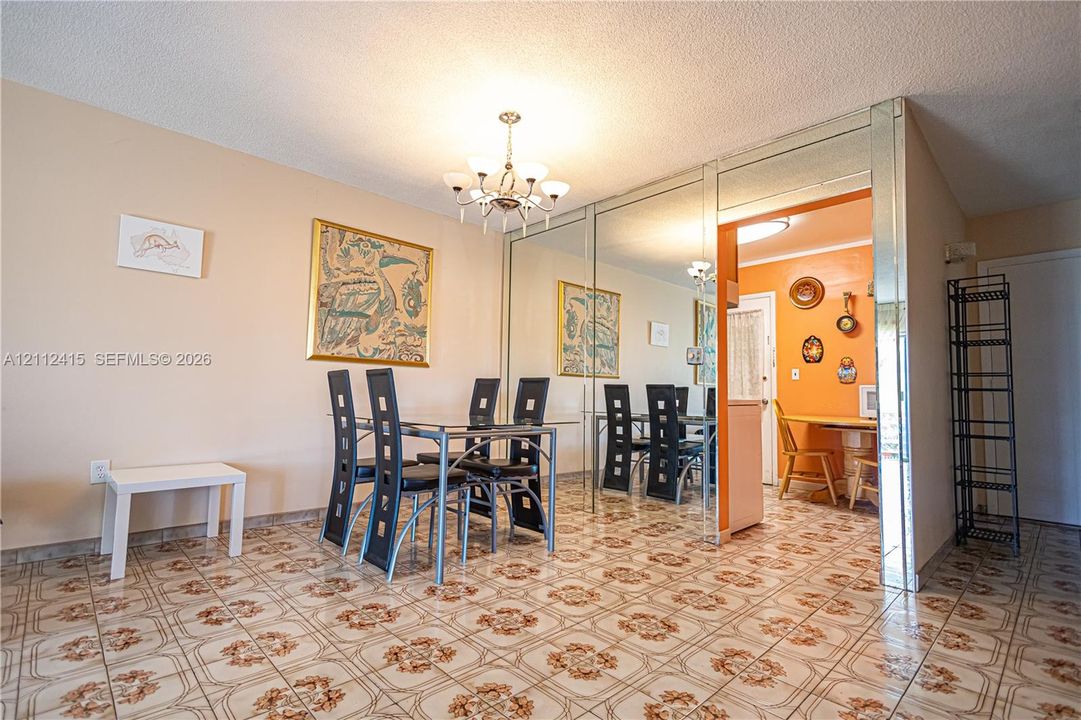 For Sale: $75,000 (1 beds, 1 baths, 883 Square Feet)
