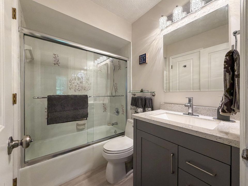 3rd Bathroom with Tub/Shower Combo