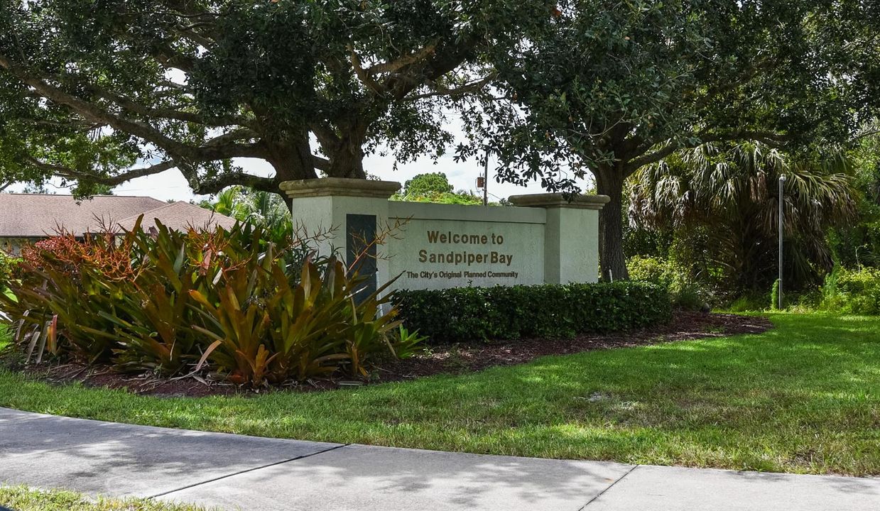 Welcome to Sandpiper Bay