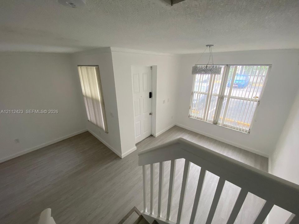 For Sale: $445,000 (3 beds, 2 baths, 1260 Square Feet)