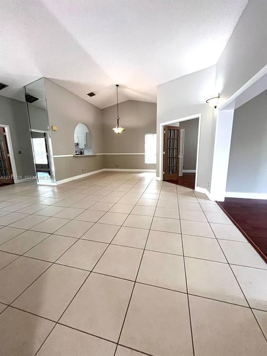 For Rent: $3,500 (3 beds, 2 baths, 1693 Square Feet)