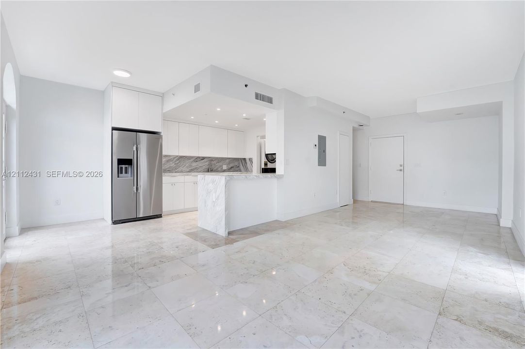 For Rent: $6,900 (2 beds, 2 baths, 1150 Square Feet)