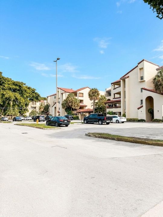 For Sale: $349,999 (2 beds, 2 baths, 1340 Square Feet)