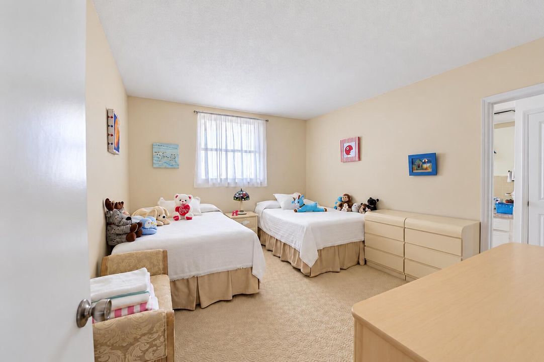 C5 bedroom 2 photo 2