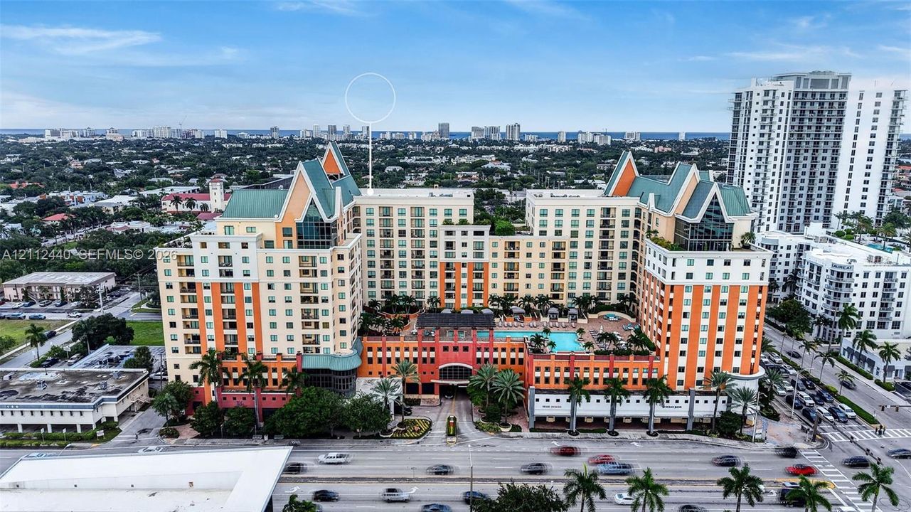 Waverly on the corner of US1 & Broward Blvd. Downtown to the right, beach straight behind - elevated outdoor swimming pool