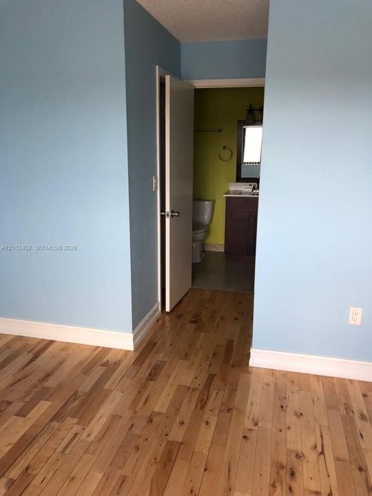 For Rent: $2,300 (2 beds, 2 baths, 1032 Square Feet)