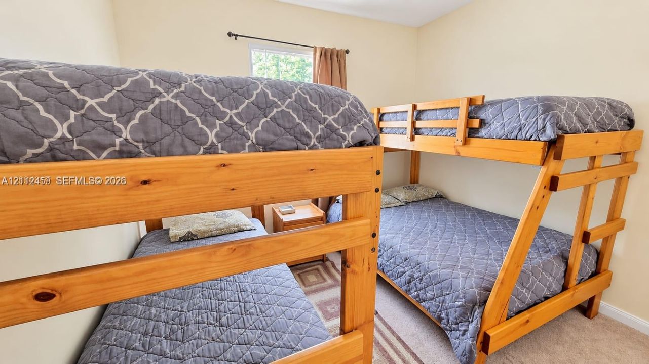 For Rent: $3,000 (3 beds, 2 baths, 1298 Square Feet)
