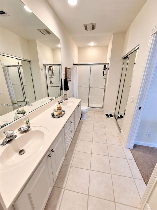 For Rent: $3,000 (3 beds, 2 baths, 1298 Square Feet)
