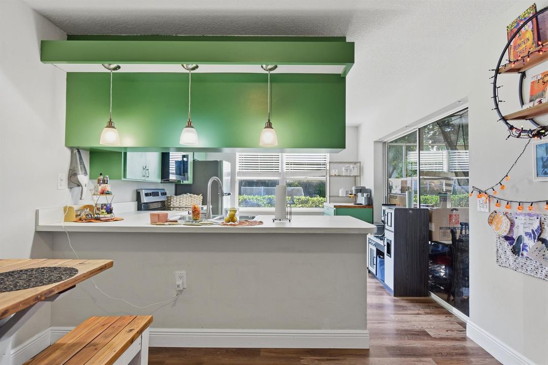 Breakfast counter