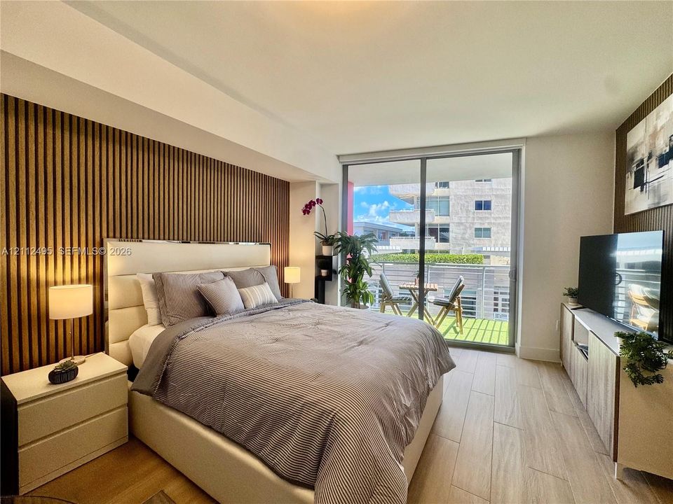 For Sale: $550,000 (1 beds, 1 baths, 461 Square Feet)
