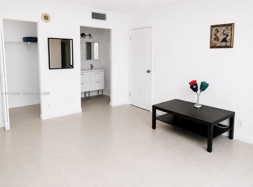 For Rent: $1,850 (1 beds, 1 baths, 767 Square Feet)