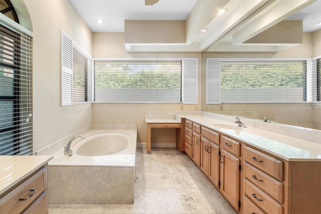 030-10126SoutheastRoyalTernWay-Tequesta-