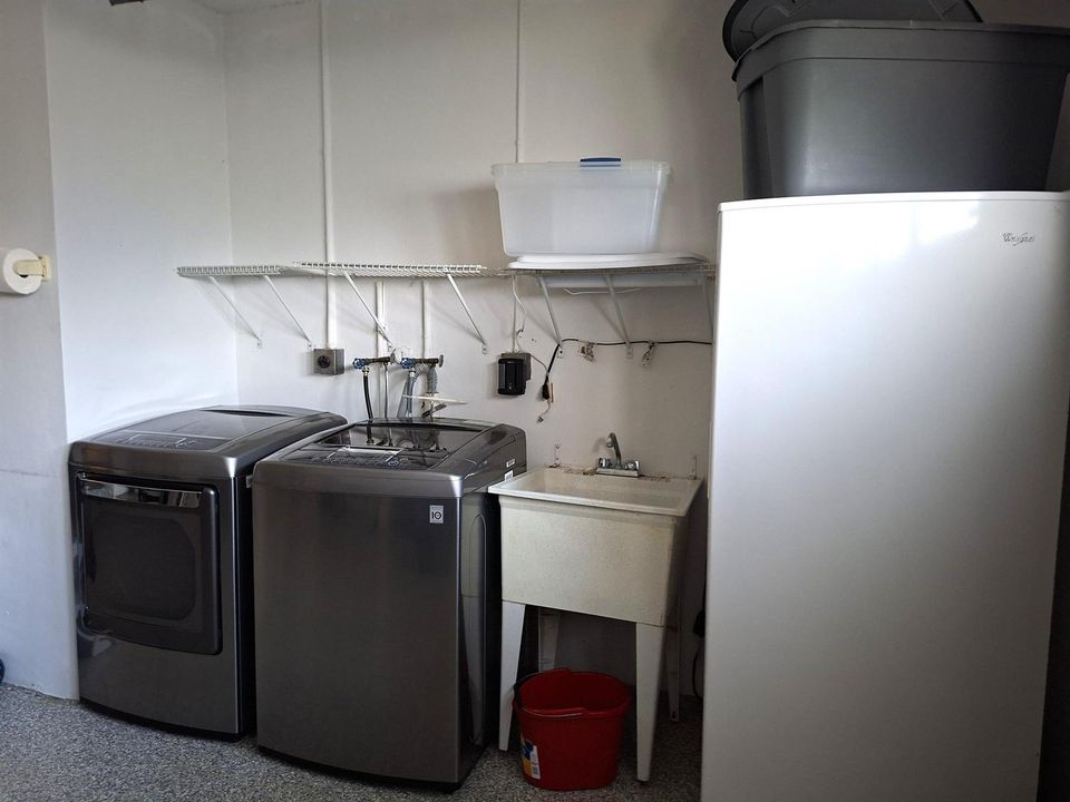 washer & dryer