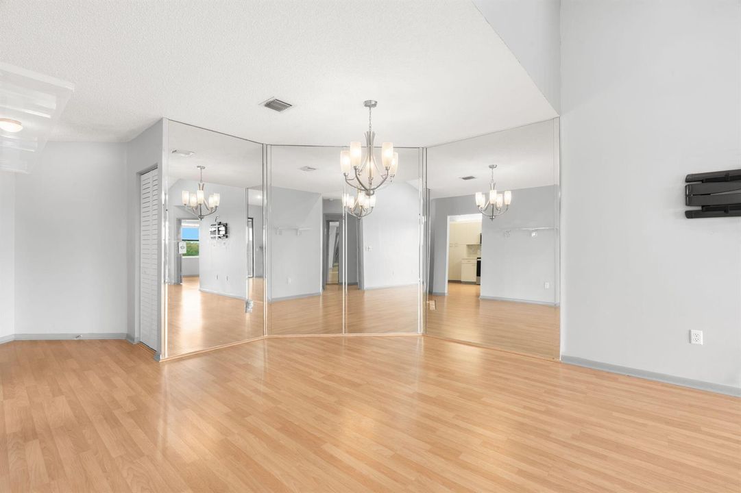 10-web-or-mls-4400 NW 30th St 424, Cocon