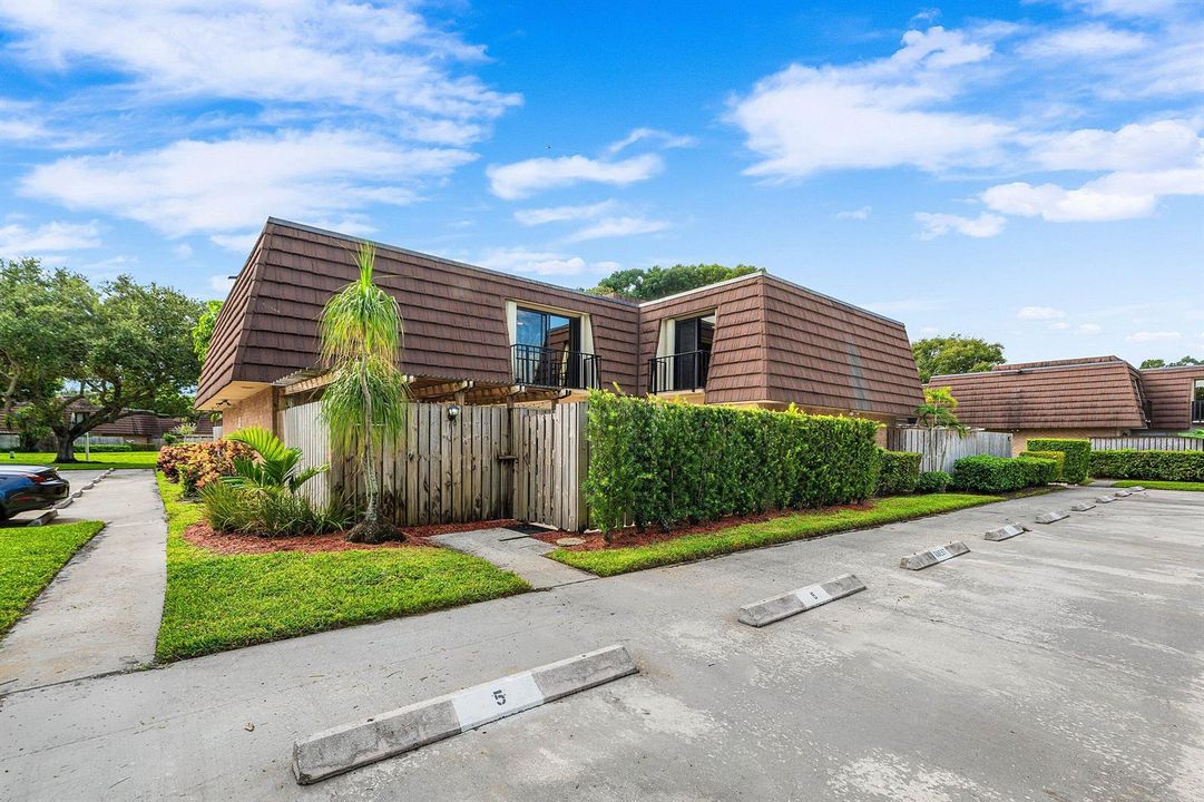 001-120212thLane-PalmBeachGardens-FL-334