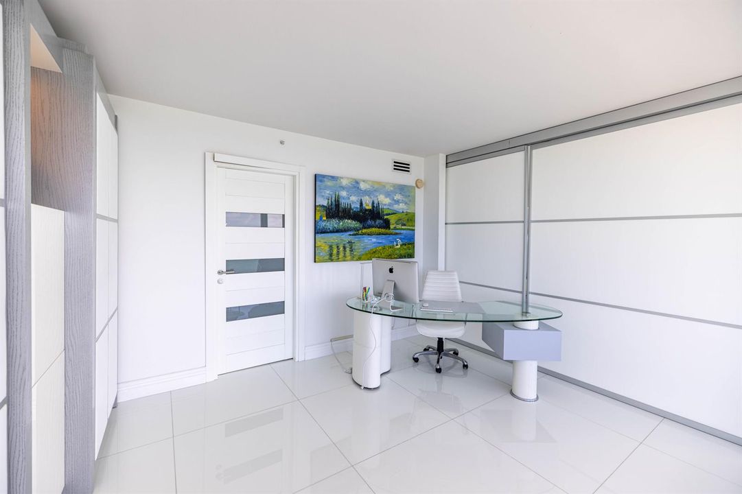 Office / 3rd Bedroom