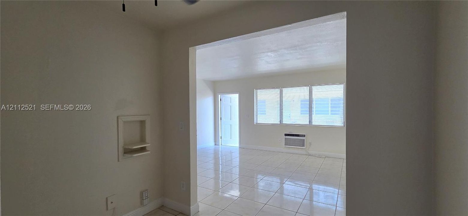 For Rent: $1,600 (1 beds, 1 baths, 3528 Square Feet)