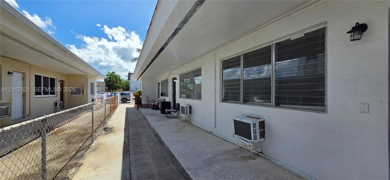 For Rent: $1,600 (1 beds, 1 baths, 3528 Square Feet)