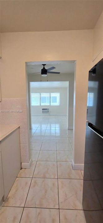 For Rent: $1,600 (1 beds, 1 baths, 3528 Square Feet)