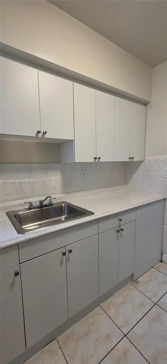 For Rent: $1,600 (1 beds, 1 baths, 3528 Square Feet)