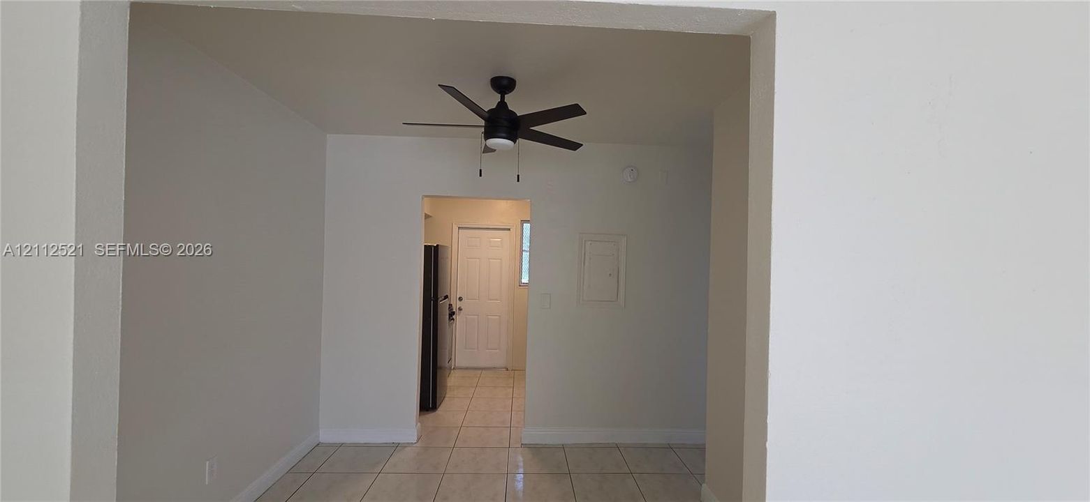 For Rent: $1,600 (1 beds, 1 baths, 3528 Square Feet)