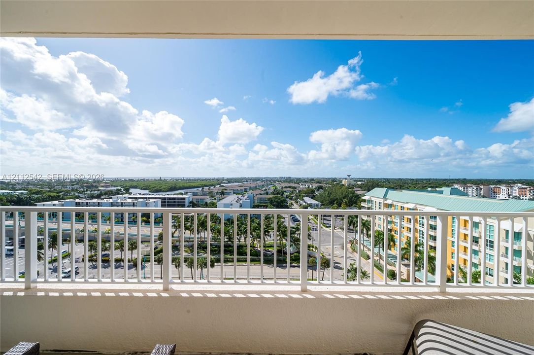 En Venta: $549,900 (2 camas, 2 baños, 1130 Pies cuadrados)